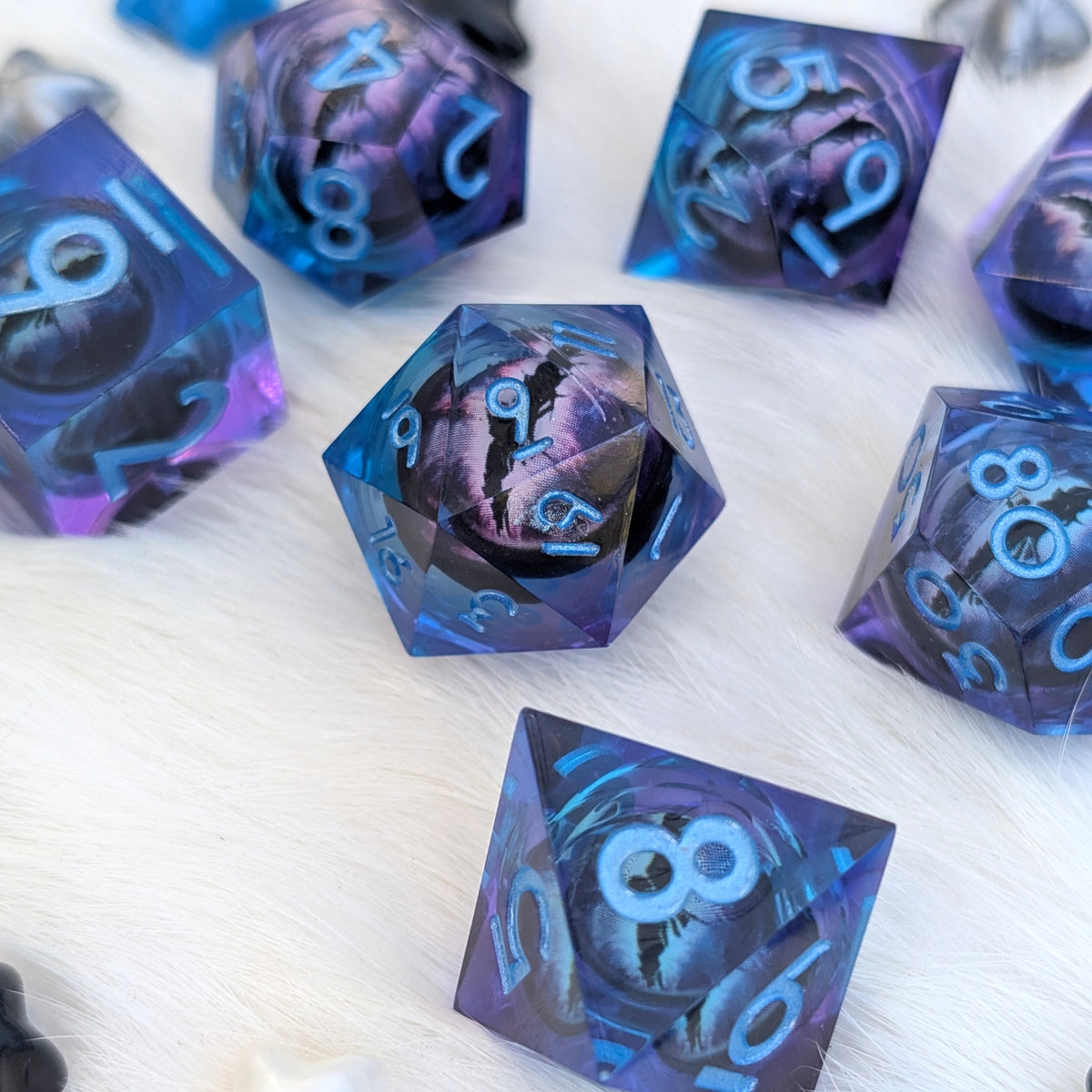 Moving Eye Liquid Core DnD Dice Set - Purple Blue - Eldritch Gaze