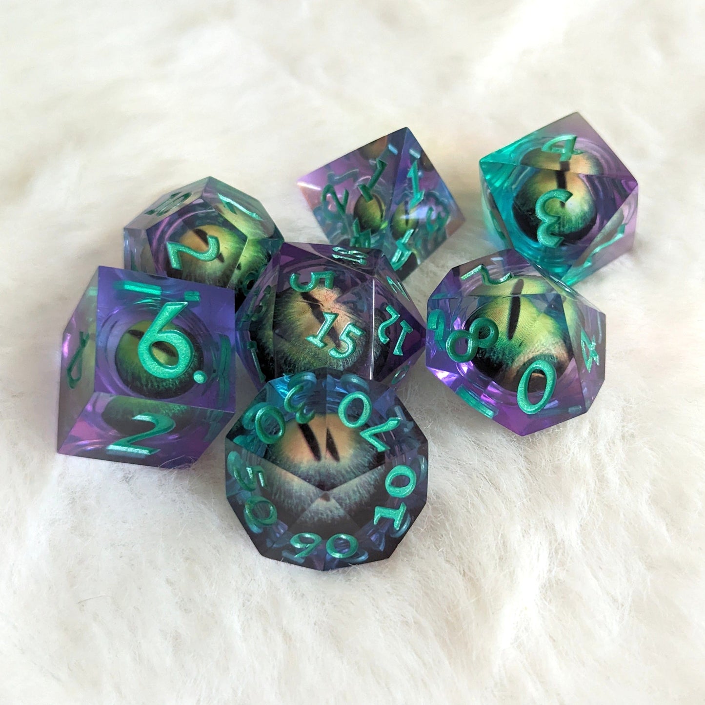 Draconic Moving Eye Liquid Core Sharp Edge Resin DnD Dice Set Dice Sets & Games Fennek and Finch