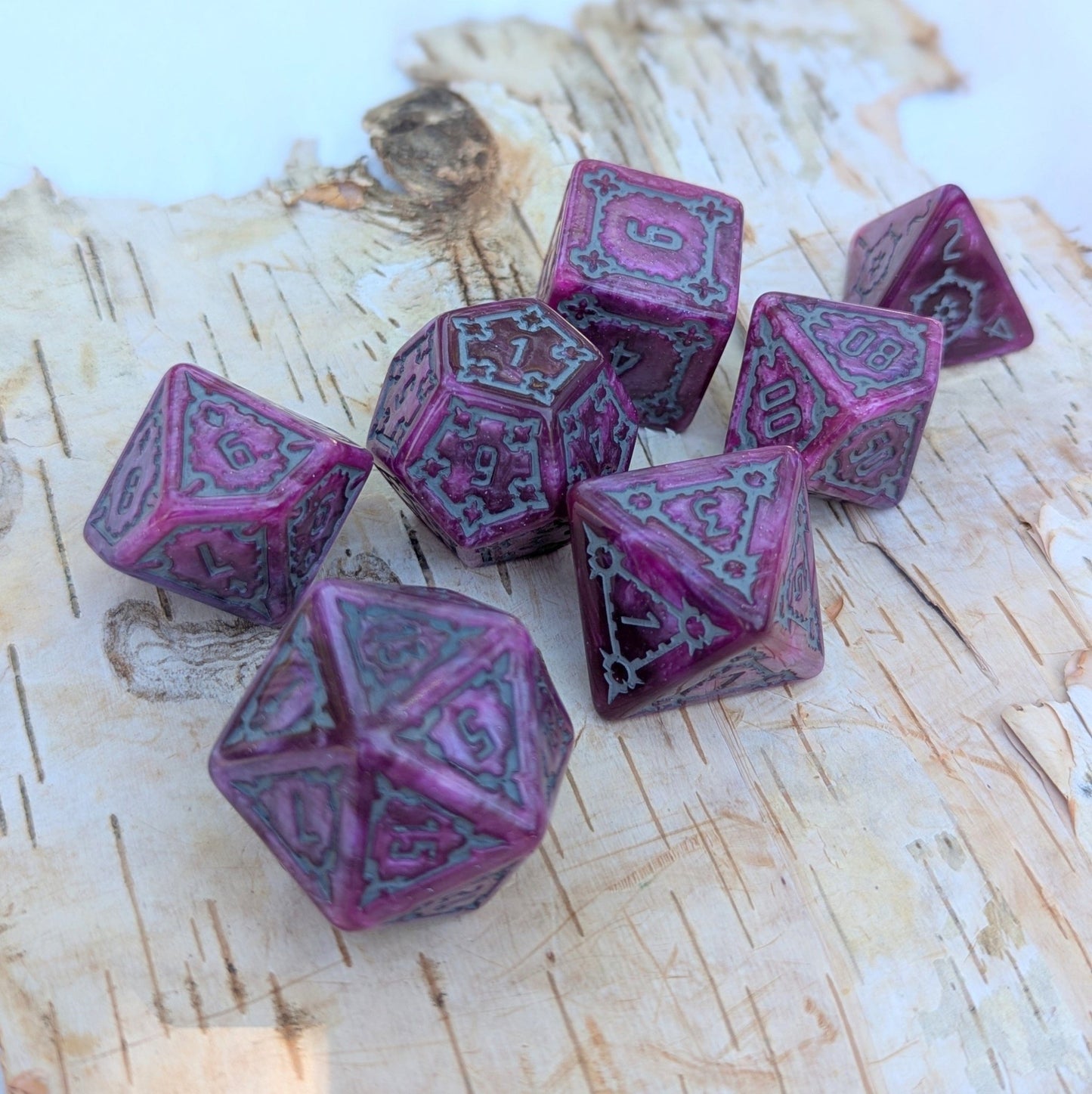 Luscious Castle Dice – 7 - Piece Extra Large 25mm Purple Pink Glitter DnD Dice - Fennek and Finch