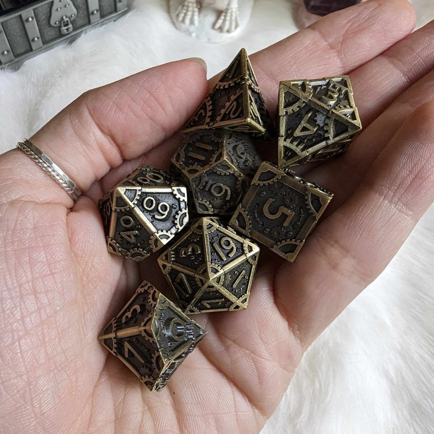 Metal Gears Dice Set Brass – 7 - Piece Clockwork Zinc Alloy DnD Dice - Fennek and Finch