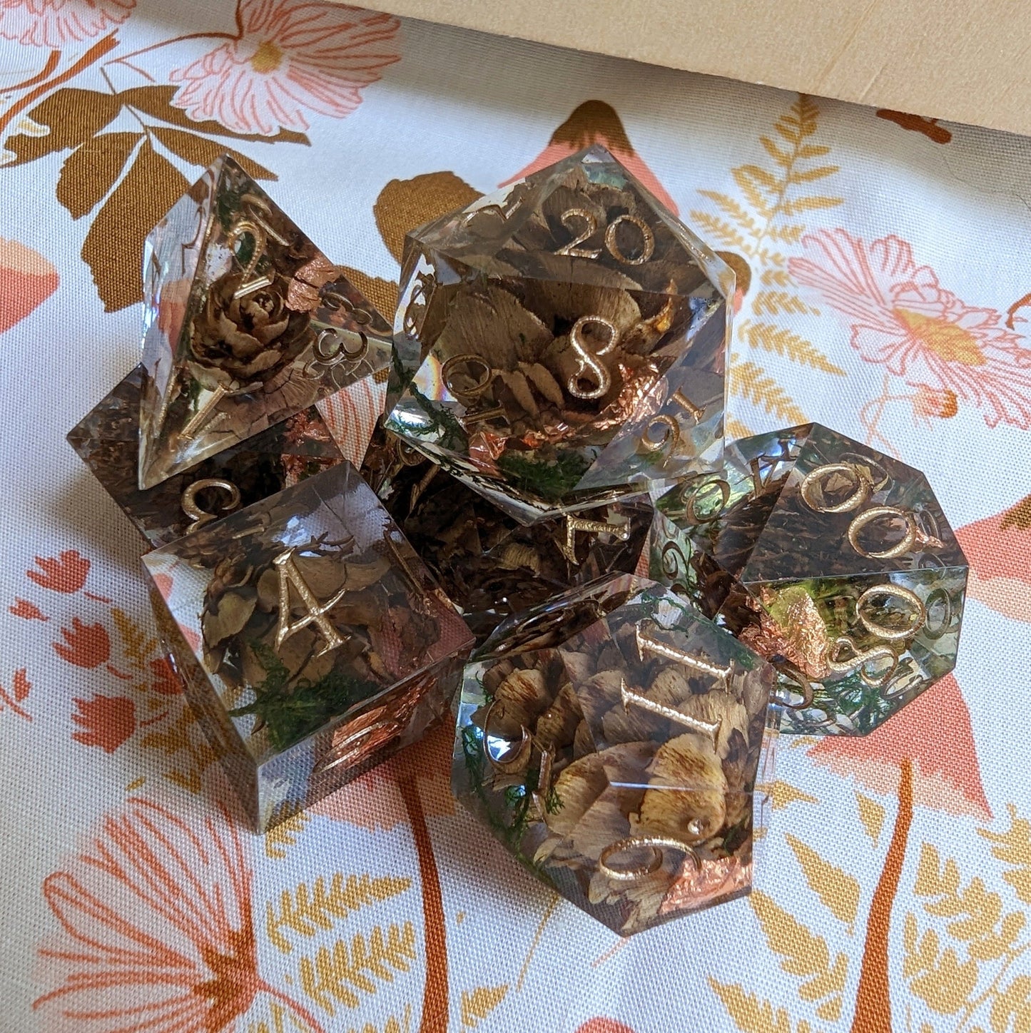 Pine Cones and Moss Dice Set