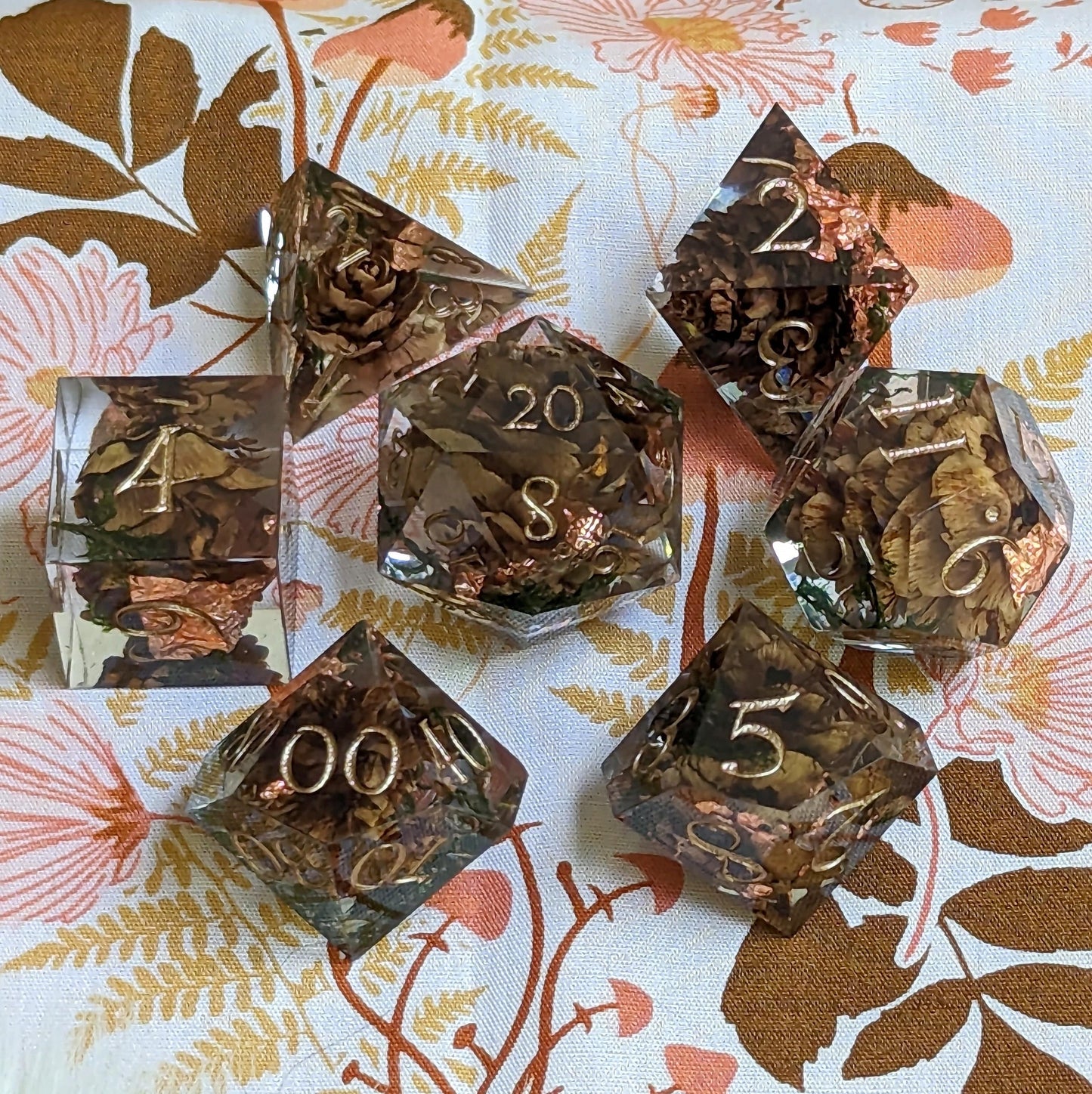 Pine Cones and Moss Dice Set