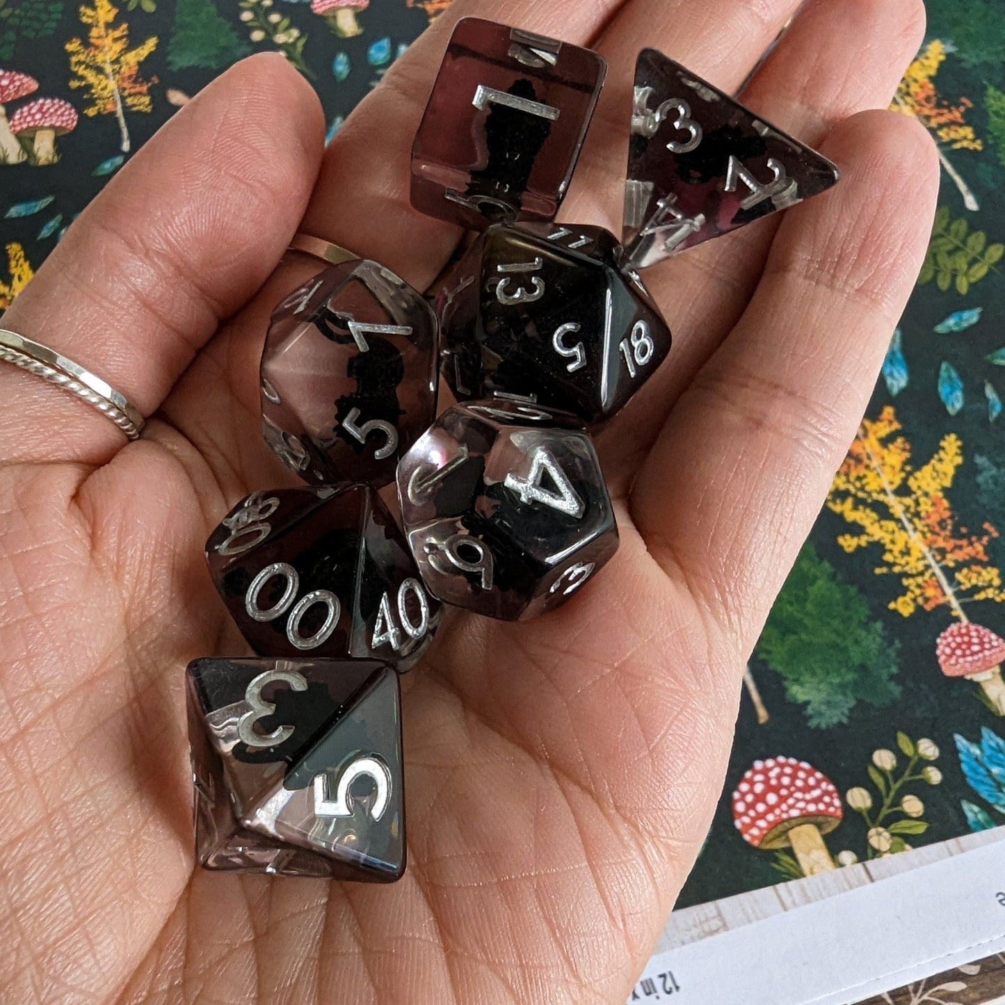 Black Swan DnD Dice Set – 7 - Piece Purple Resin Swan Inclusion Dice - Fennek and Finch