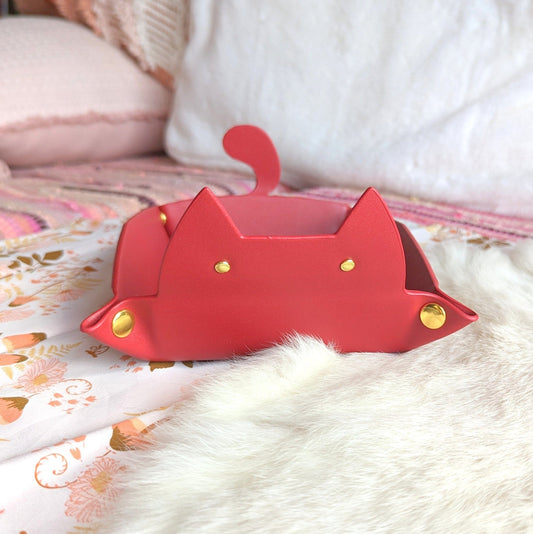 Cat Dice Tray in Burgundy | Foldable PU Leather Rolling Tray for DnD - Fennek and Finch