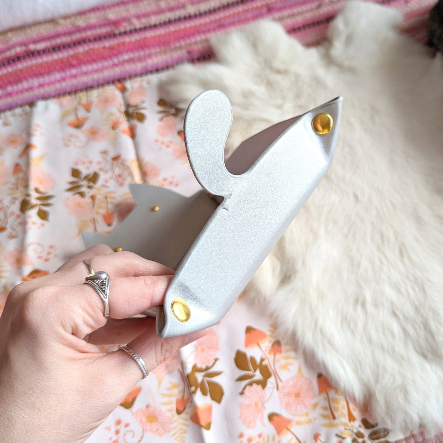 Cat Dice Tray in Silver | Foldable PU Leather Rolling Tray for DnD Dice Bags & Accessories Fennek and Finch