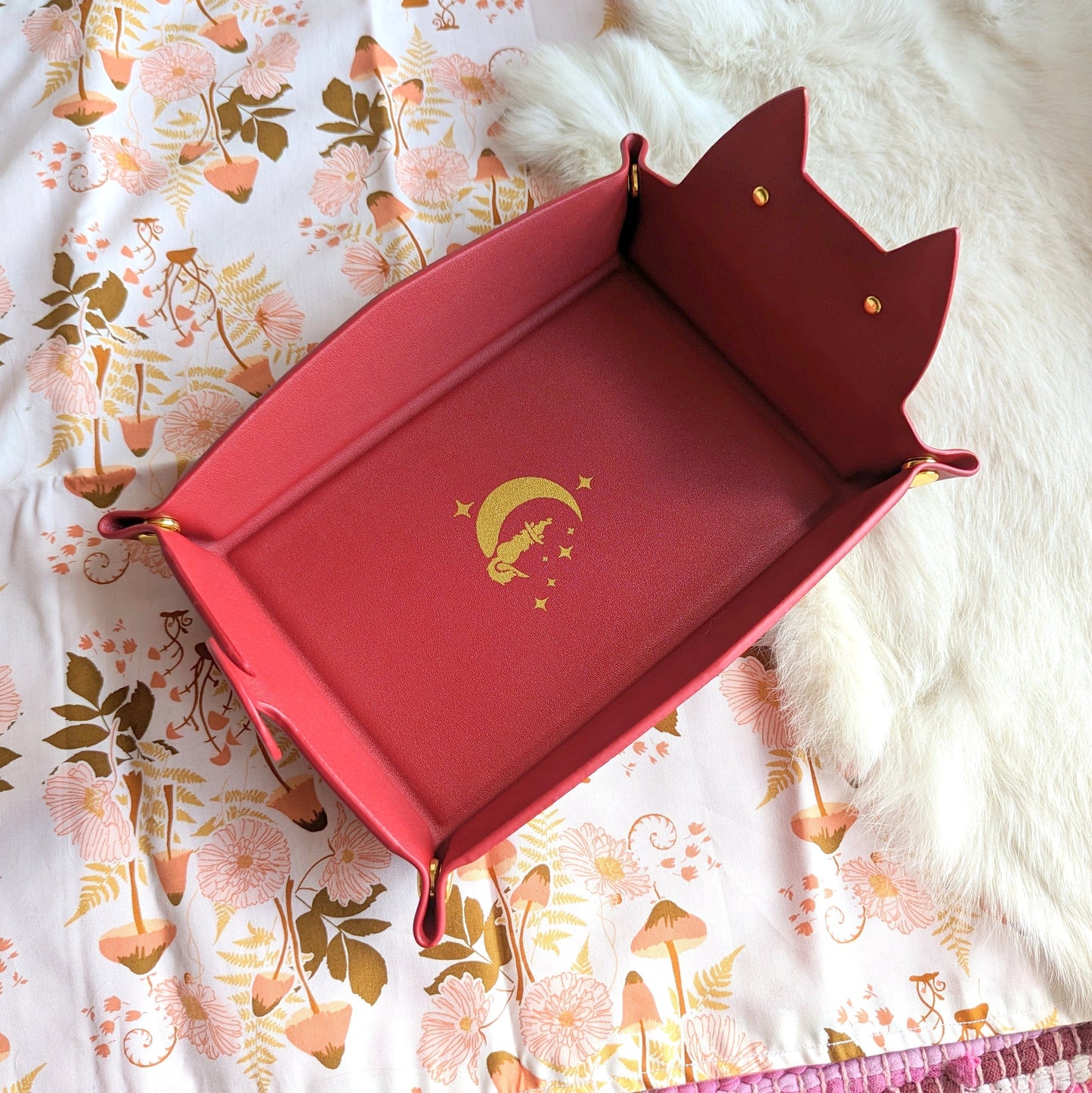 Cat Shaped Dice Rolling Tray in Burgundy Dice Sets & Games Fennek and Finch