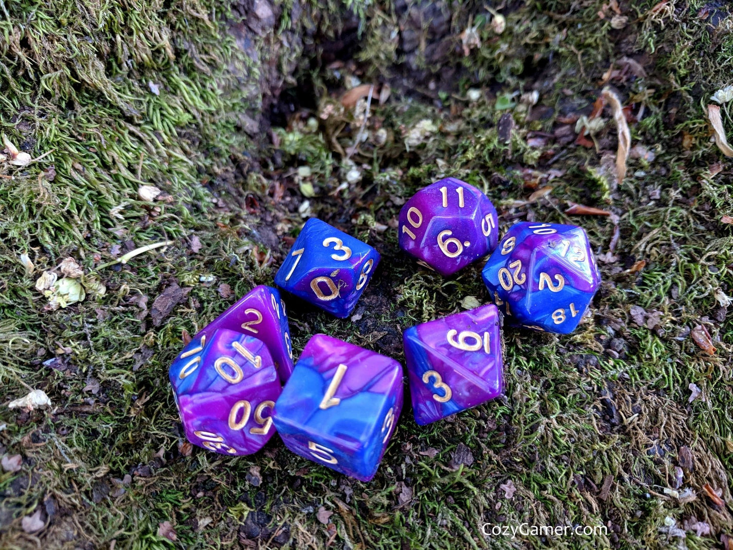 Deviant Dice Set – 7-Piece Pearly Blue Purple Marbled Polyhedral DnD Dice Dice sets Fennek and Finch