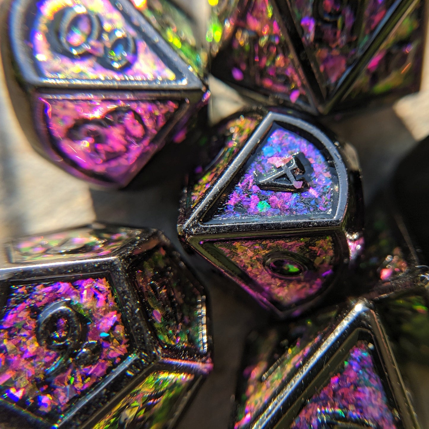 Glittering Magenta Green Color Shift Metal Dice Set with Black Trim Dice sets Fennek and Finch