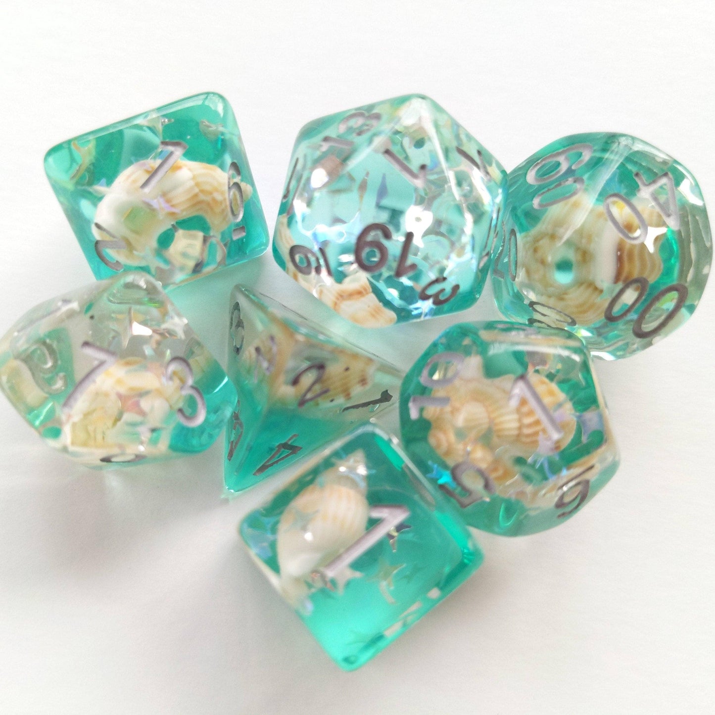 Green Conch Dice Set with Seashells and Glitter for Tabletop Games