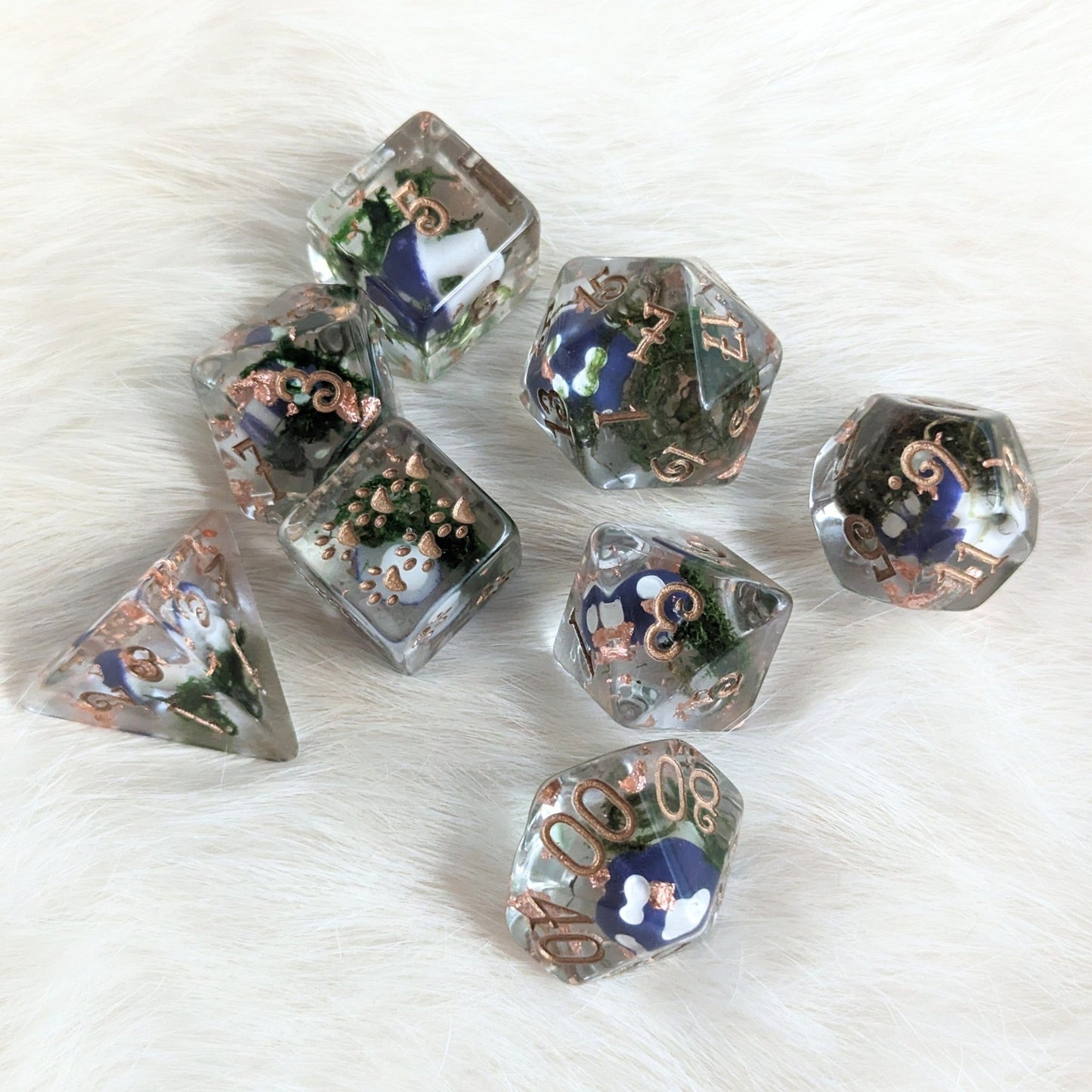 Purple Mushrooms and Moss Dice Set – 8-Piece Botanical DnD Dice with Paw D6 | Fennek & Finch Dice Sets & Games Fennek and Finch
