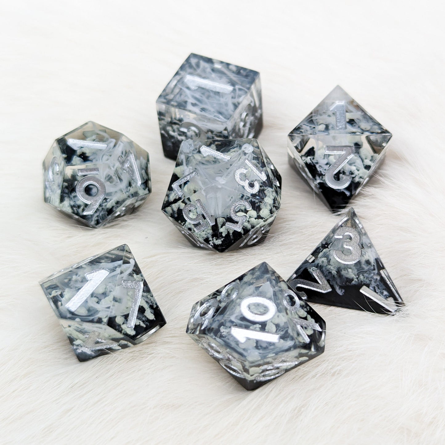 Snowy Mountain Sharp Edge Resin DnD Dice Set
