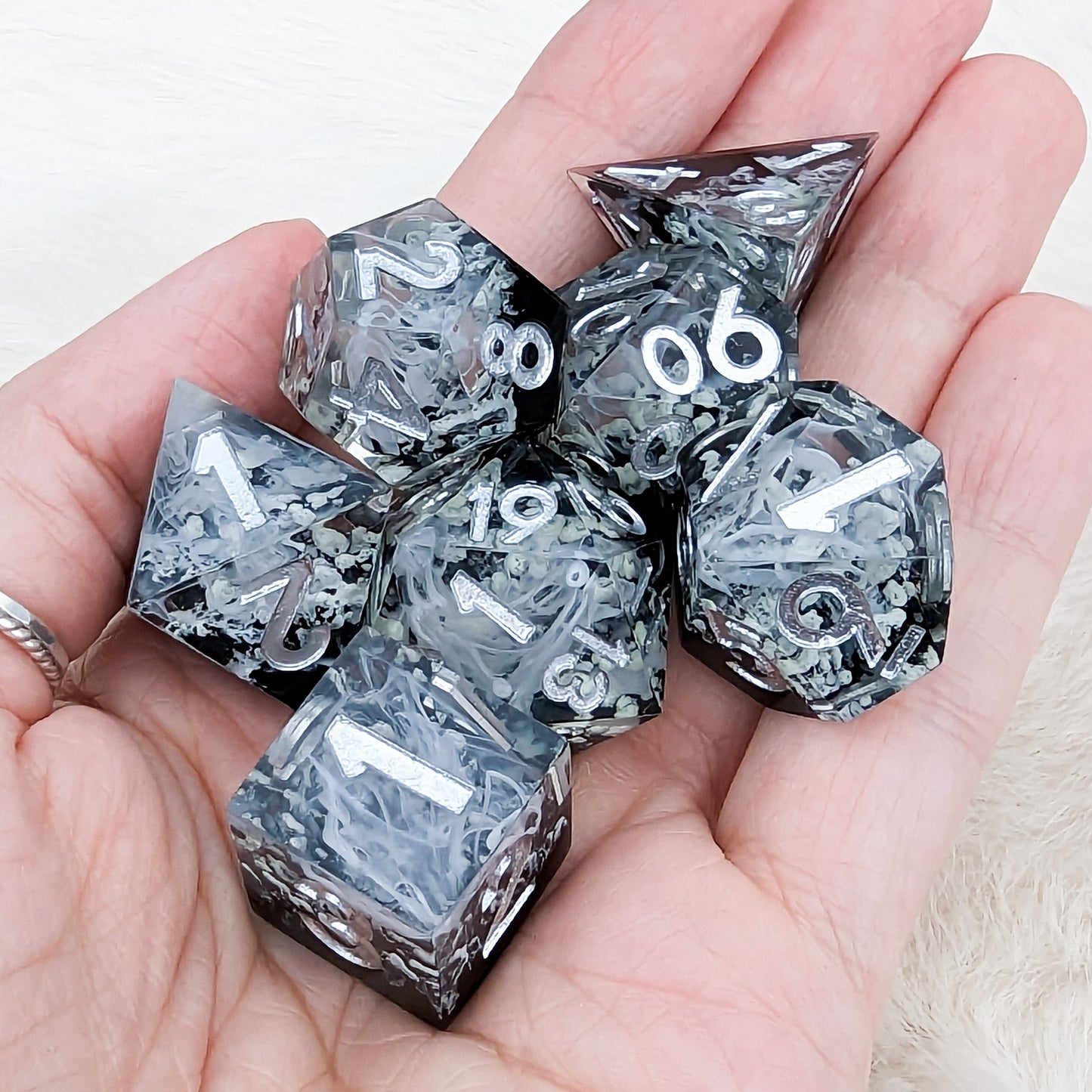 Snowy Mountain Sharp Edge Resin DnD Dice Set