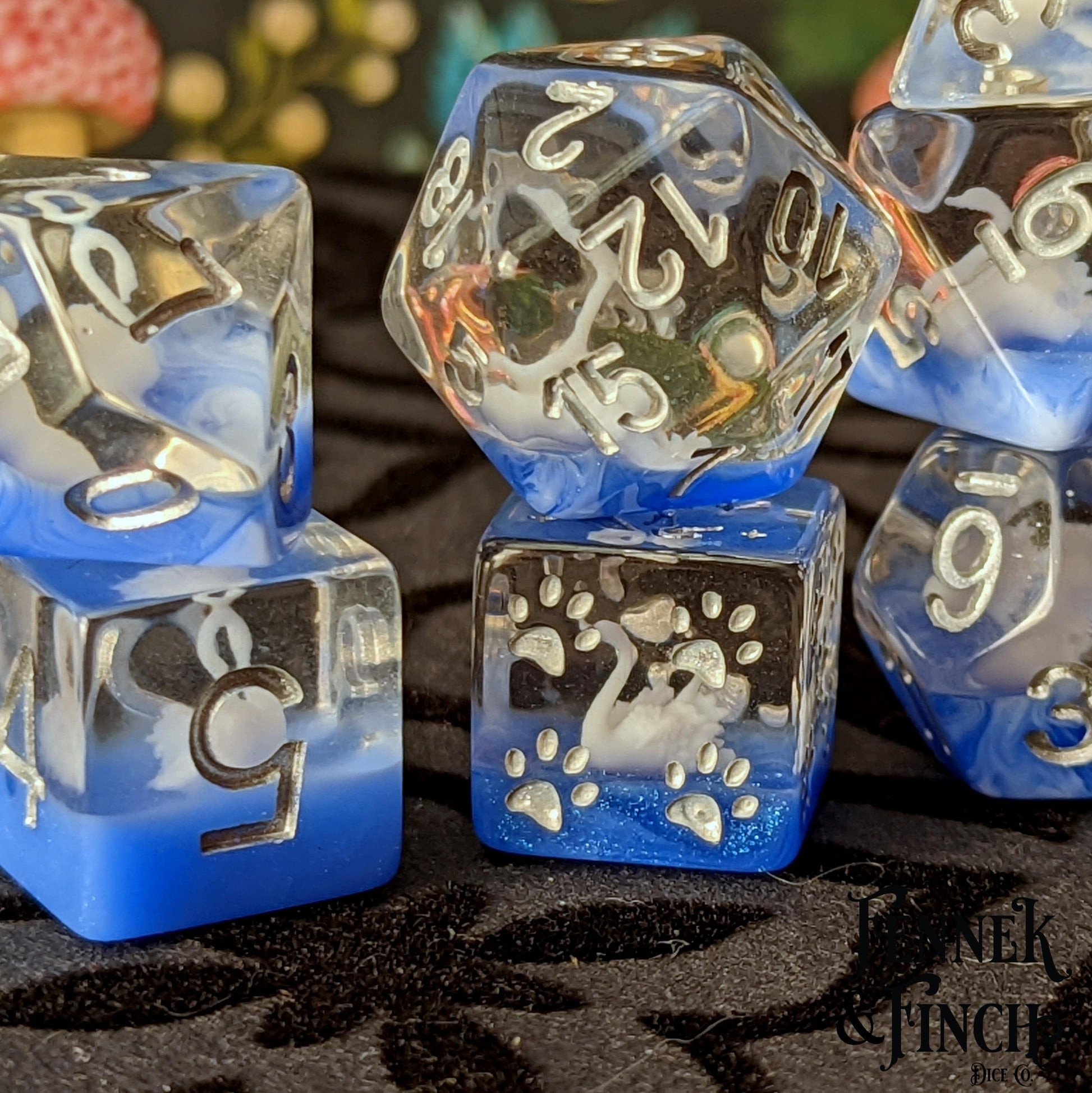 White Swan 8 Piece DnD dice set Dice sets Fennek and Finch