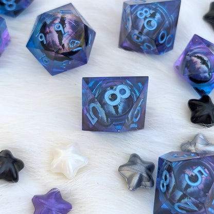 Moving Eye Liquid Core DnD Dice Set - Purple Blue - Eldritch Gaze