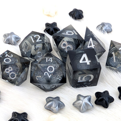Black Liquid Core DnD Dice Set - Gray Glitter - Grave Mist