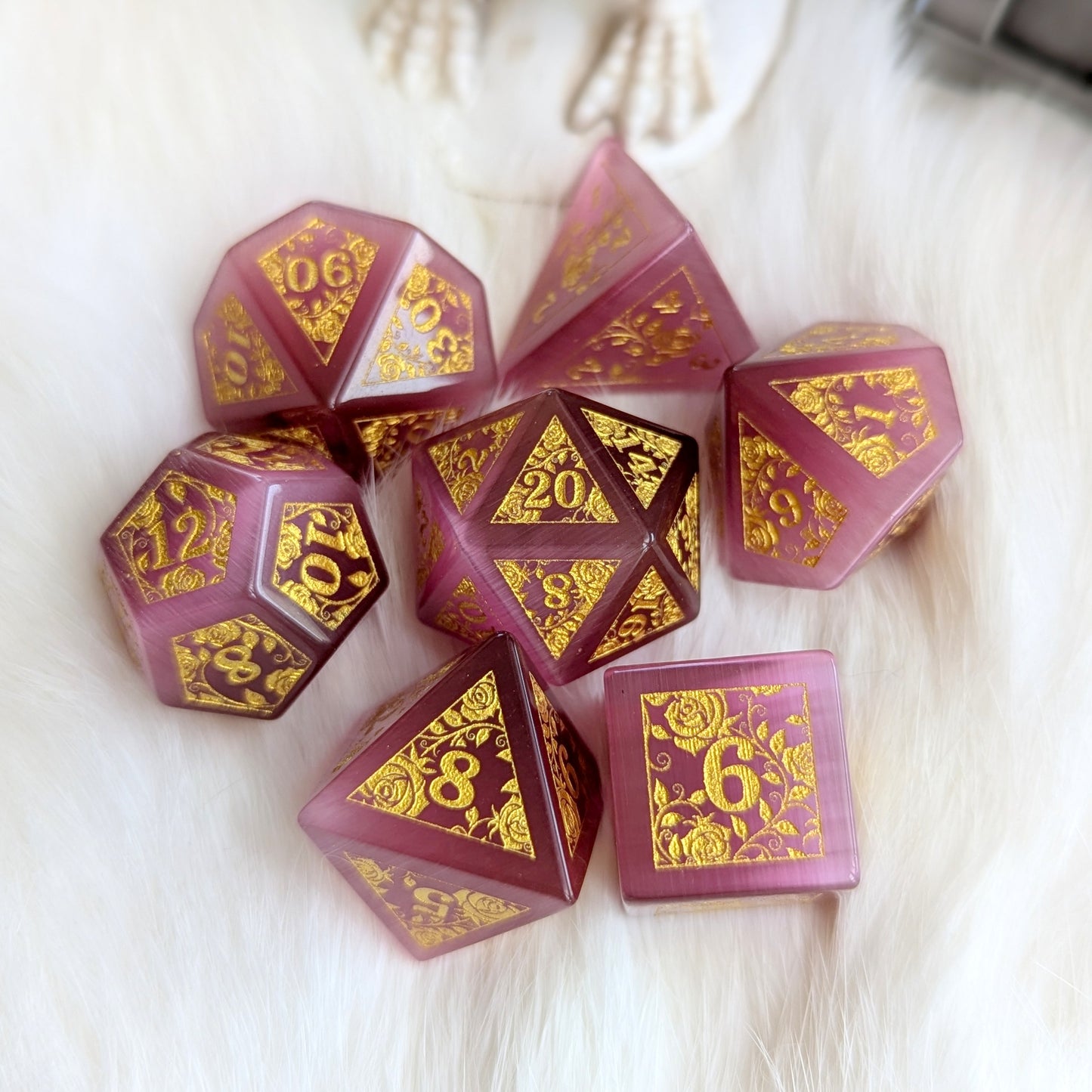 Rose Cat’s Eye Rose Vine Glass Dice Set with Gold Engravings on White Fur