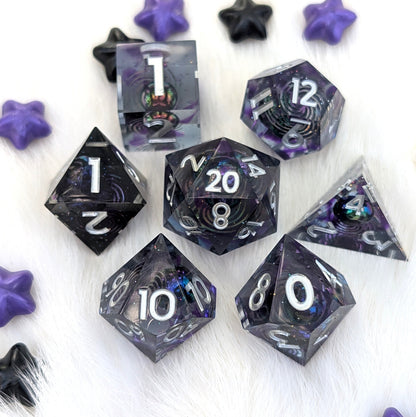 Sharp Edge DnD Dice Set - Purple Holographic Resin - Spectral portal