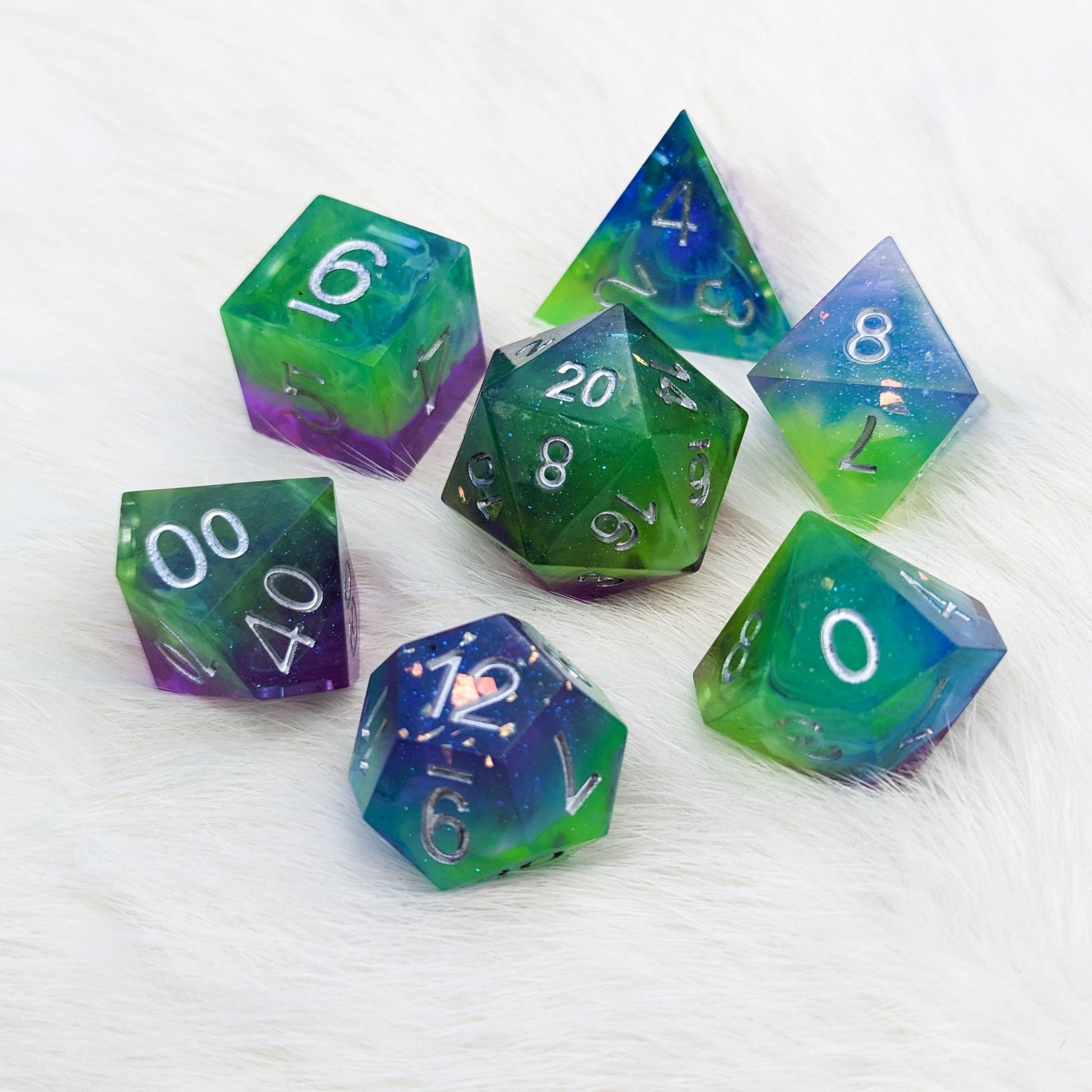 Aurora Sharp Edge Dice Set – 7 - Piece Purple Blue Green Borealis DnD Dice - Fennek and Finch