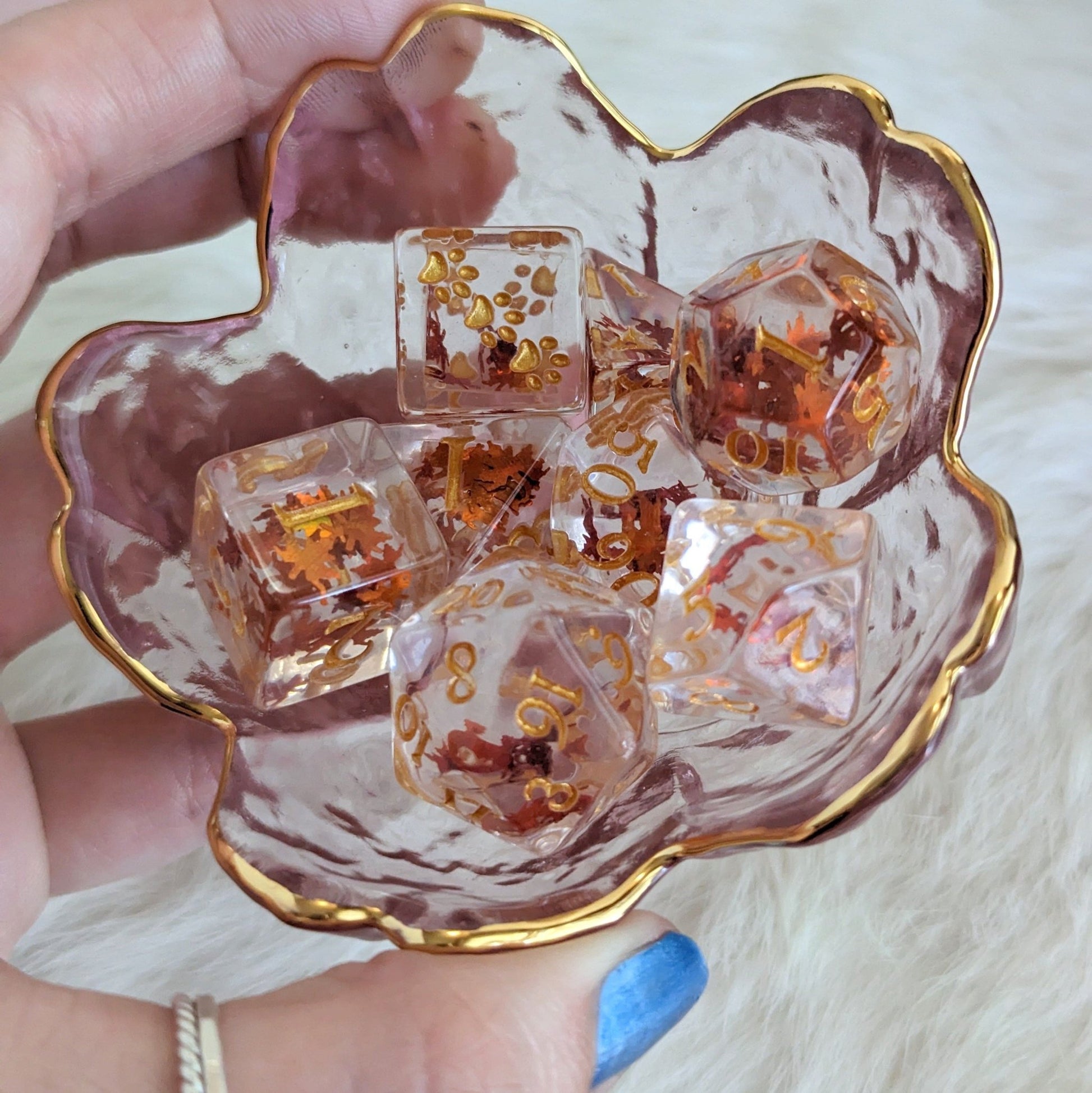 Autumn Leaf Dice Set – 8-Piece Fall Orange Leaf Glitter Paw D6 DnD Dice Dice sets Fennek and Finch