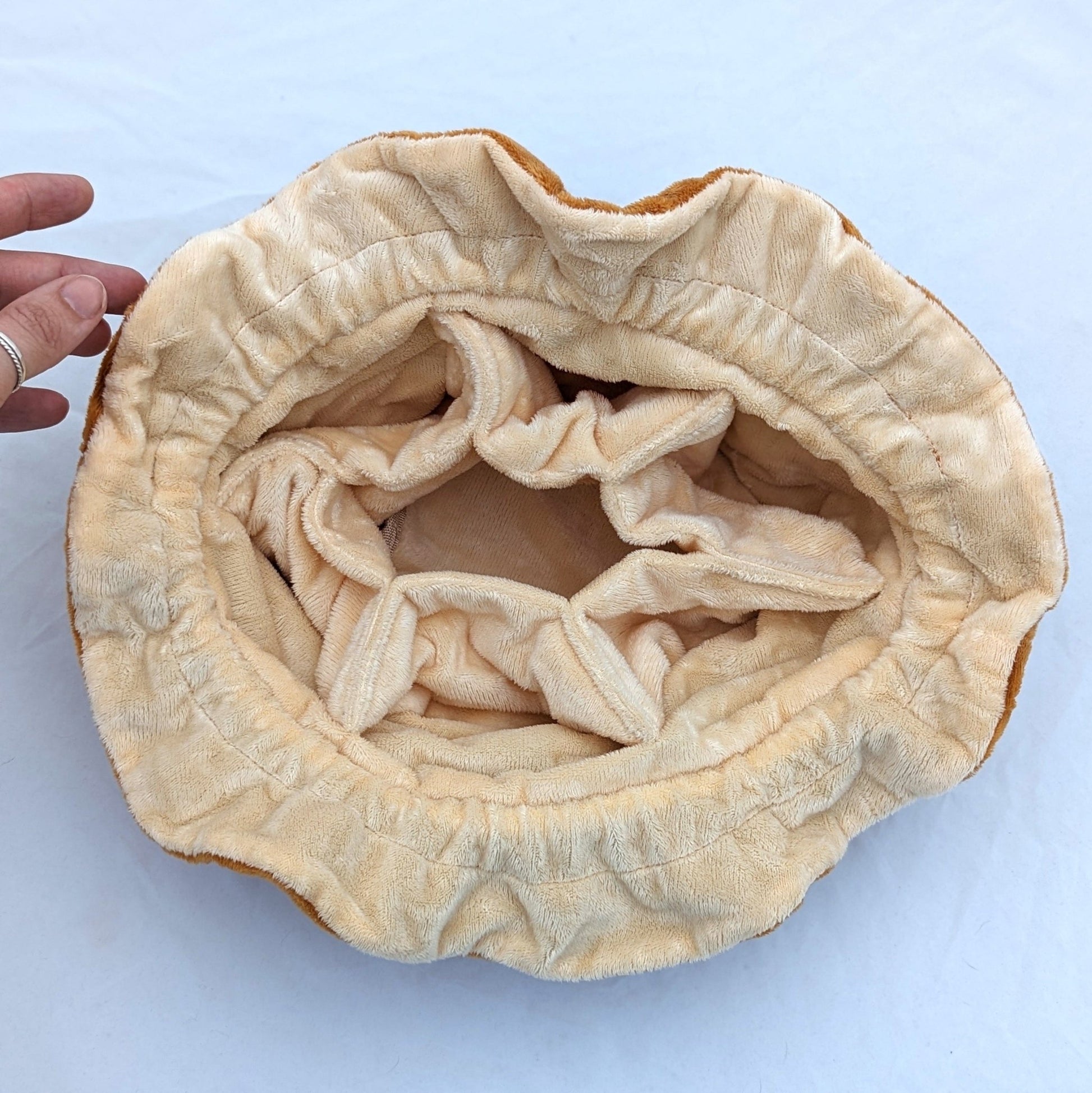 Bard Dice Bag – Multi - Pocket Brown Cream Velvet Pouch with Music Notes | Fennek & Finch - Fennek and Finch