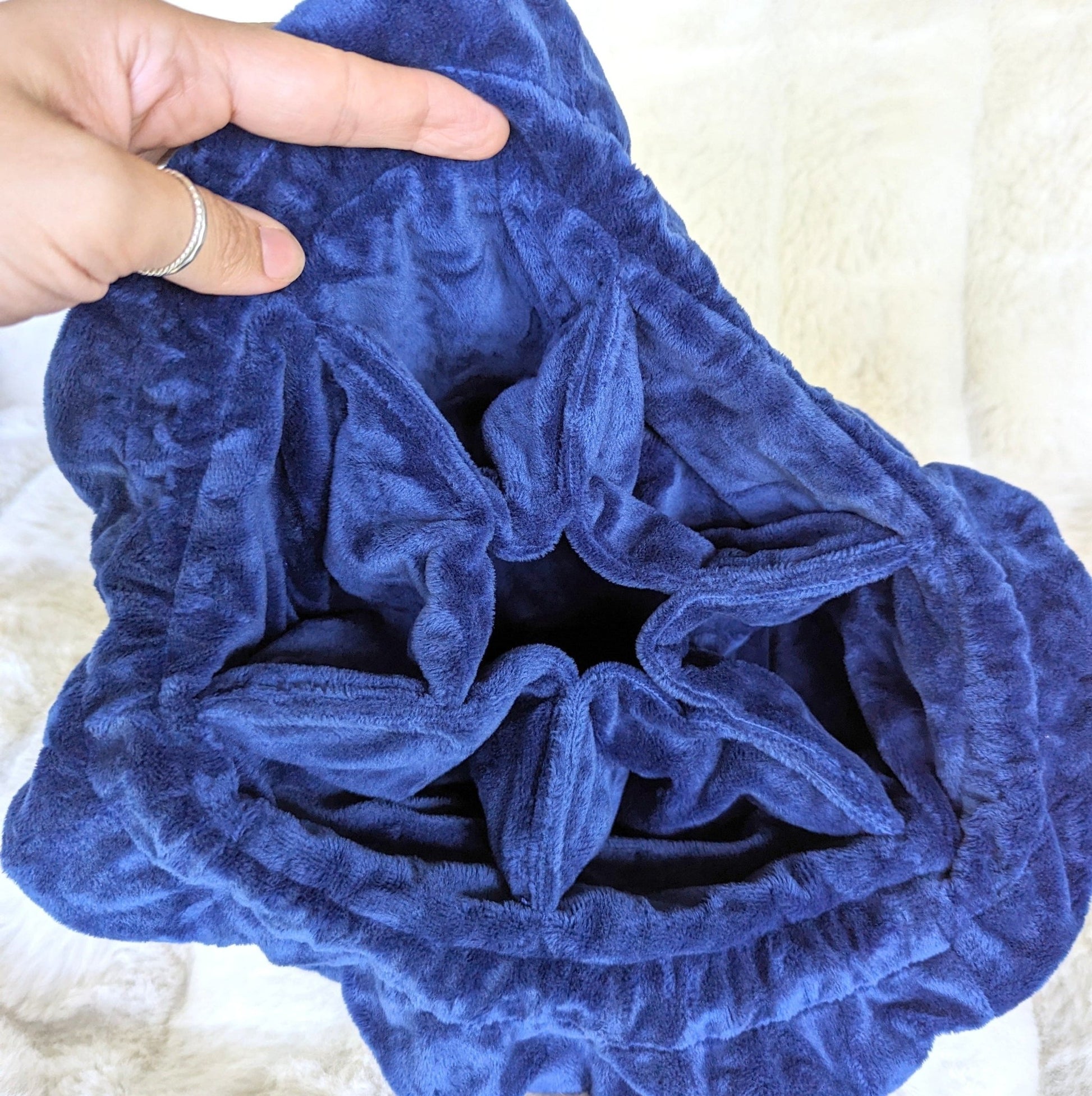 Cleric Dice Bag – Multi-Pocket Starry Blue Velvet Pouch with D20 Design | Fennek & Finch Fennek and Finch