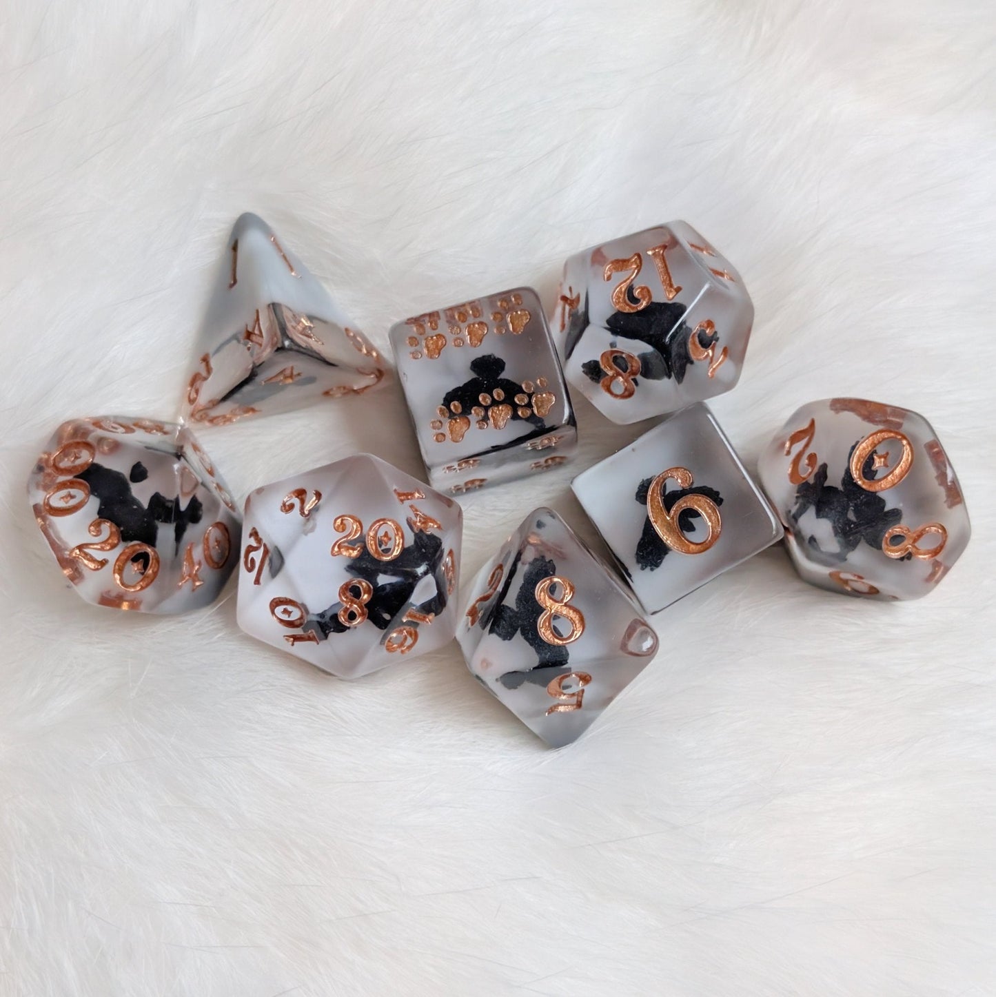 Crow Dice Set – 8pc Resin Dice with Flying Crows and Paw D6 - Fennek and Finch