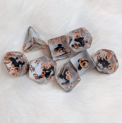 Crow Dice Set – 8pc Resin Dice with Flying Crows and Paw D6 - Fennek and Finch