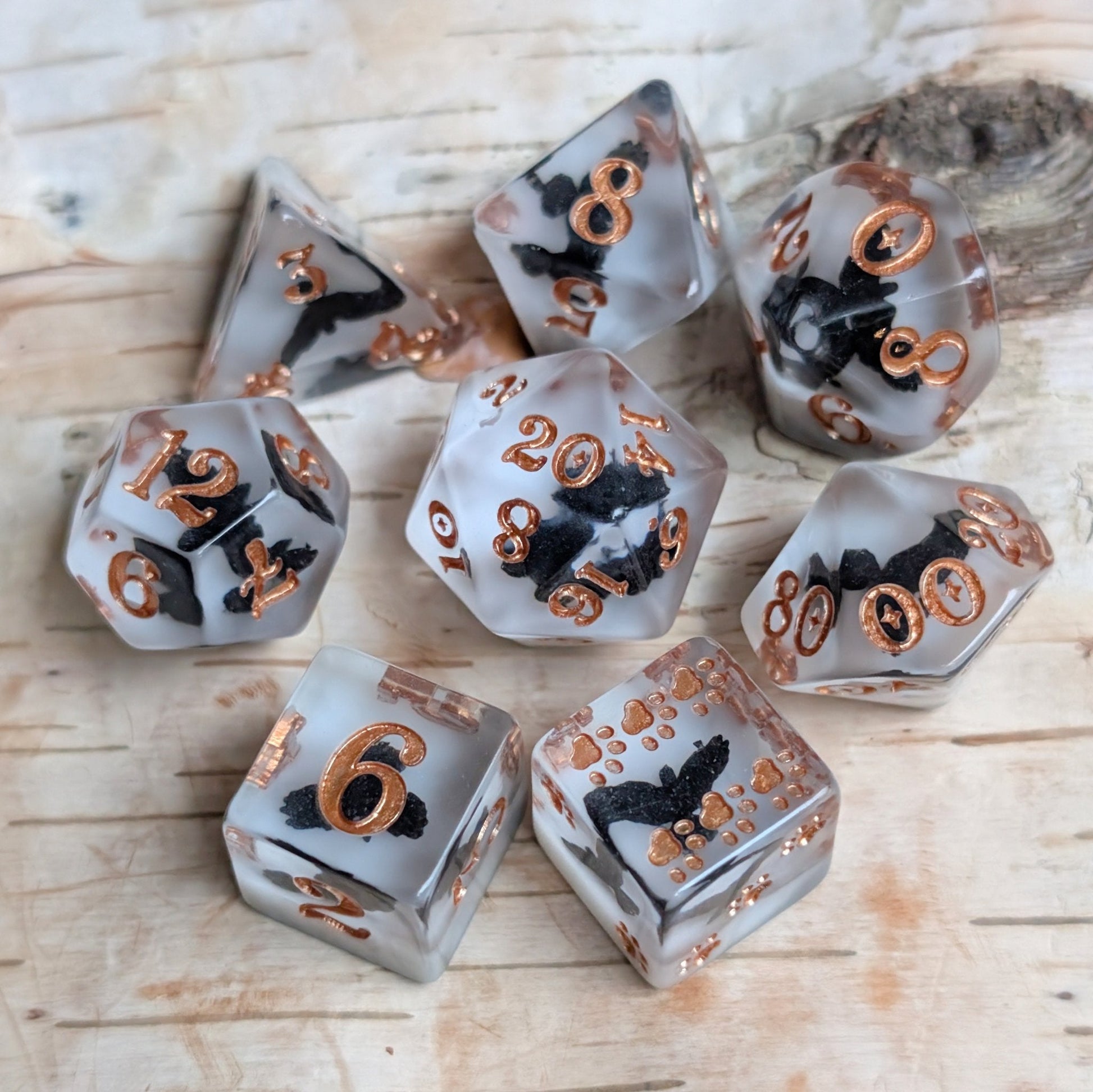 Crow Dice Set – 8pc Resin Dice with Flying Crows and Paw D6 - Fennek and Finch