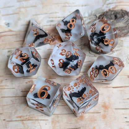 Crow Dice Set – 8pc Resin Dice with Flying Crows and Paw D6 - Fennek and Finch