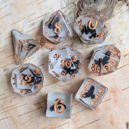 Crow Dice Set – 8pc Resin Dice with Flying Crows and Paw D6 - Fennek and Finch