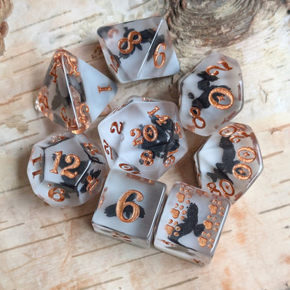 Crow Dice Set – 8pc Resin Dice with Flying Crows and Paw D6 - Fennek and Finch