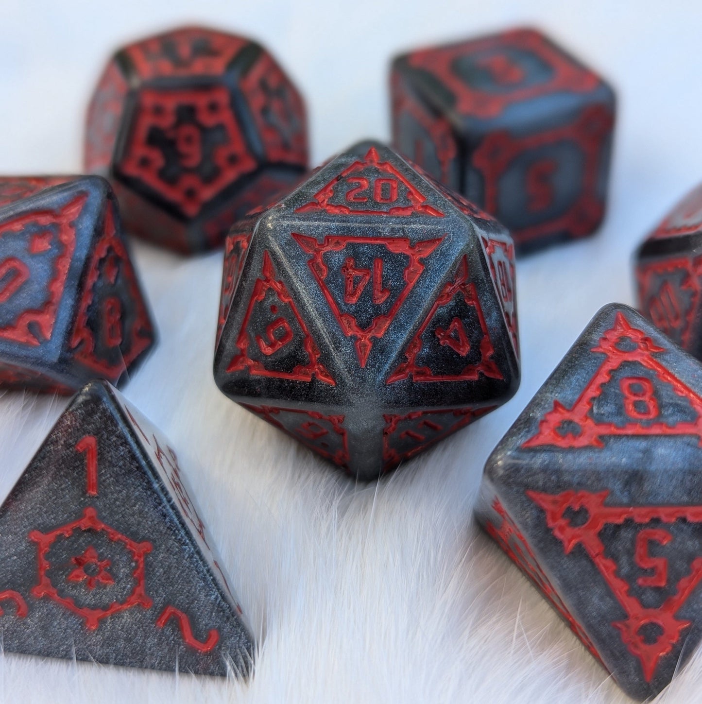 Dark Castle Dice extra large set, 7-piece dark grey glittering dice with red font, 25mm for role-playing games.