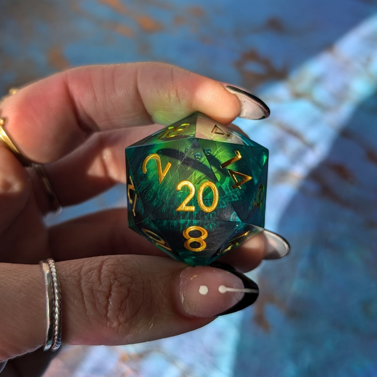 Emerald Eye Liquid Core D20 – Large Green Moving Eye DnD Die Dice Sets & Games Fennek and Finch