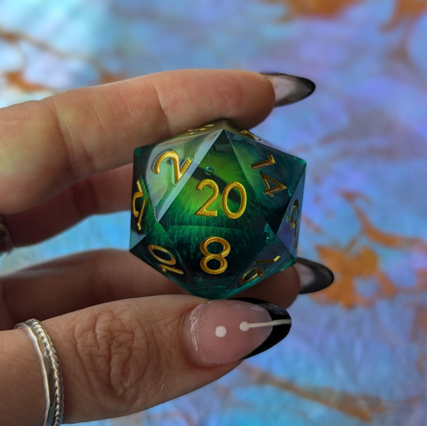 Emerald Eye Liquid Core D20 – Large Green Moving Eye DnD Die Dice Sets & Games Fennek and Finch