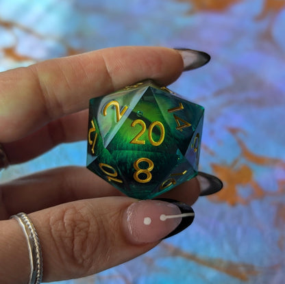 Emerald Eye Liquid Core D20 – Large Green Moving Eye DnD Die Dice Sets & Games Fennek and Finch