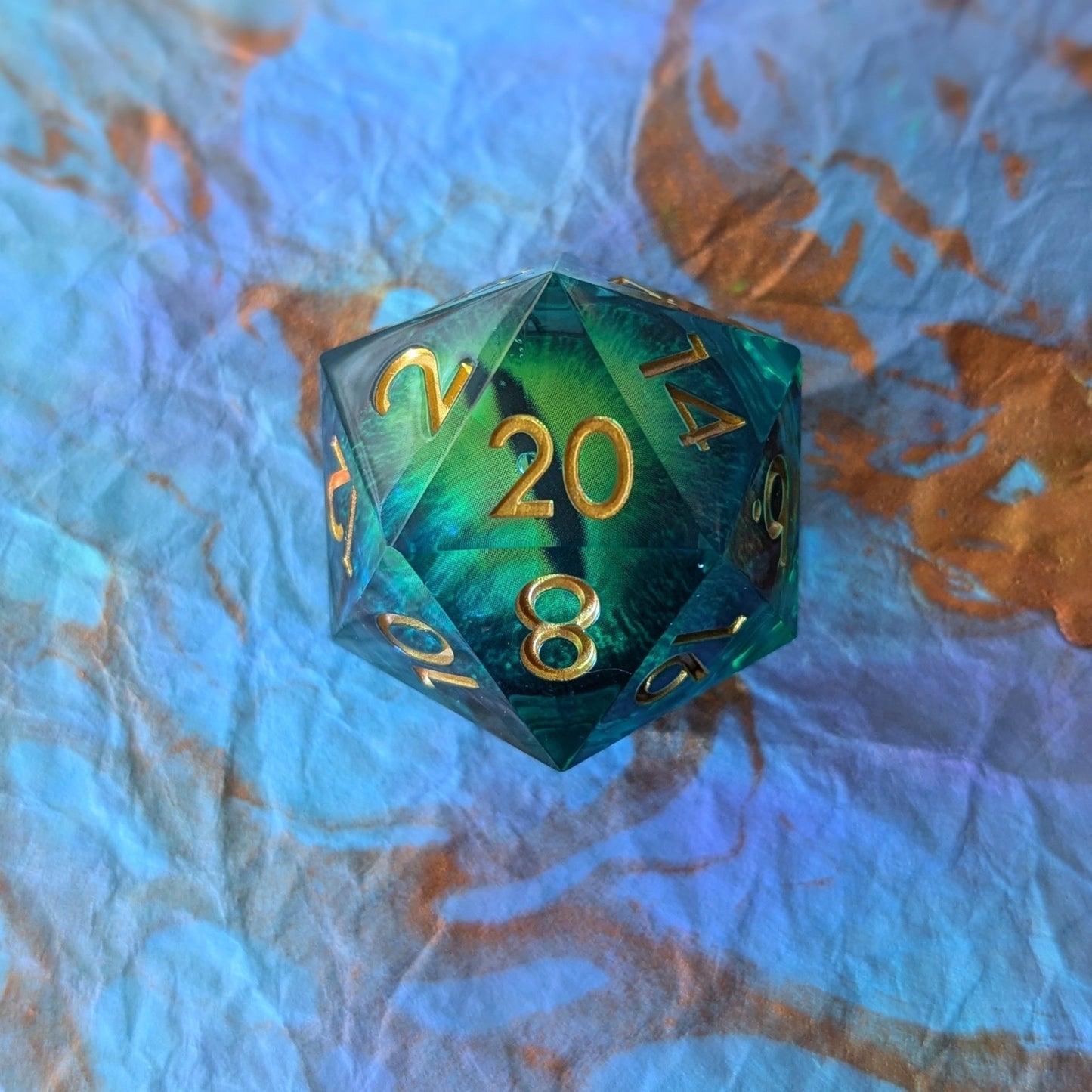 Emerald Eye Liquid Core D20 – Large Green Moving Eye DnD Die Dice Sets & Games Fennek and Finch