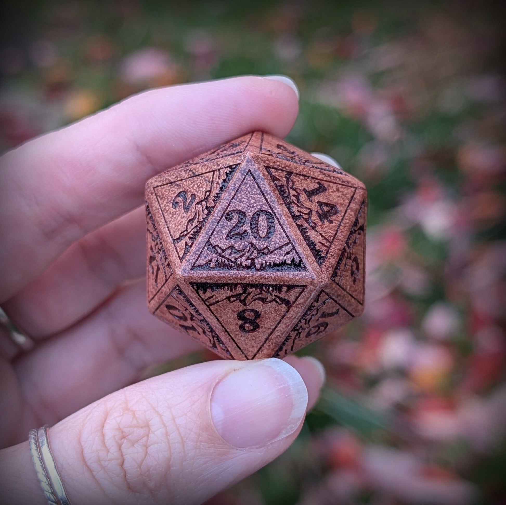 Everwild D20 – Large 1.25" Wooden Die with Mountains and Forest Engravings Dice sets Fennek and Finch