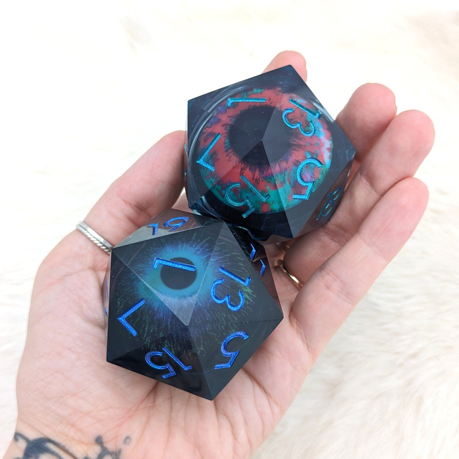 Extra Large D20 Liquid Core Moving Eye – 2" Giant DnD Die - Fennek and Finch