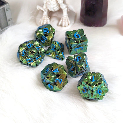 Green Floral Hollow Metal Dice Set – 7-Piece Zinc Alloy DnD Dice Dice sets Fennek and Finch