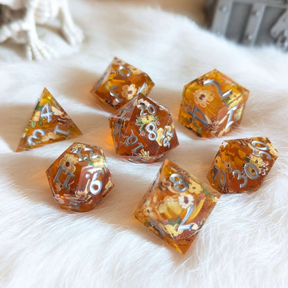 Honey Blossom Sharp - Edge Dice Set – 7 - Piece Golden Honey Bee Flower DnD Dice - Fennek and Finch
