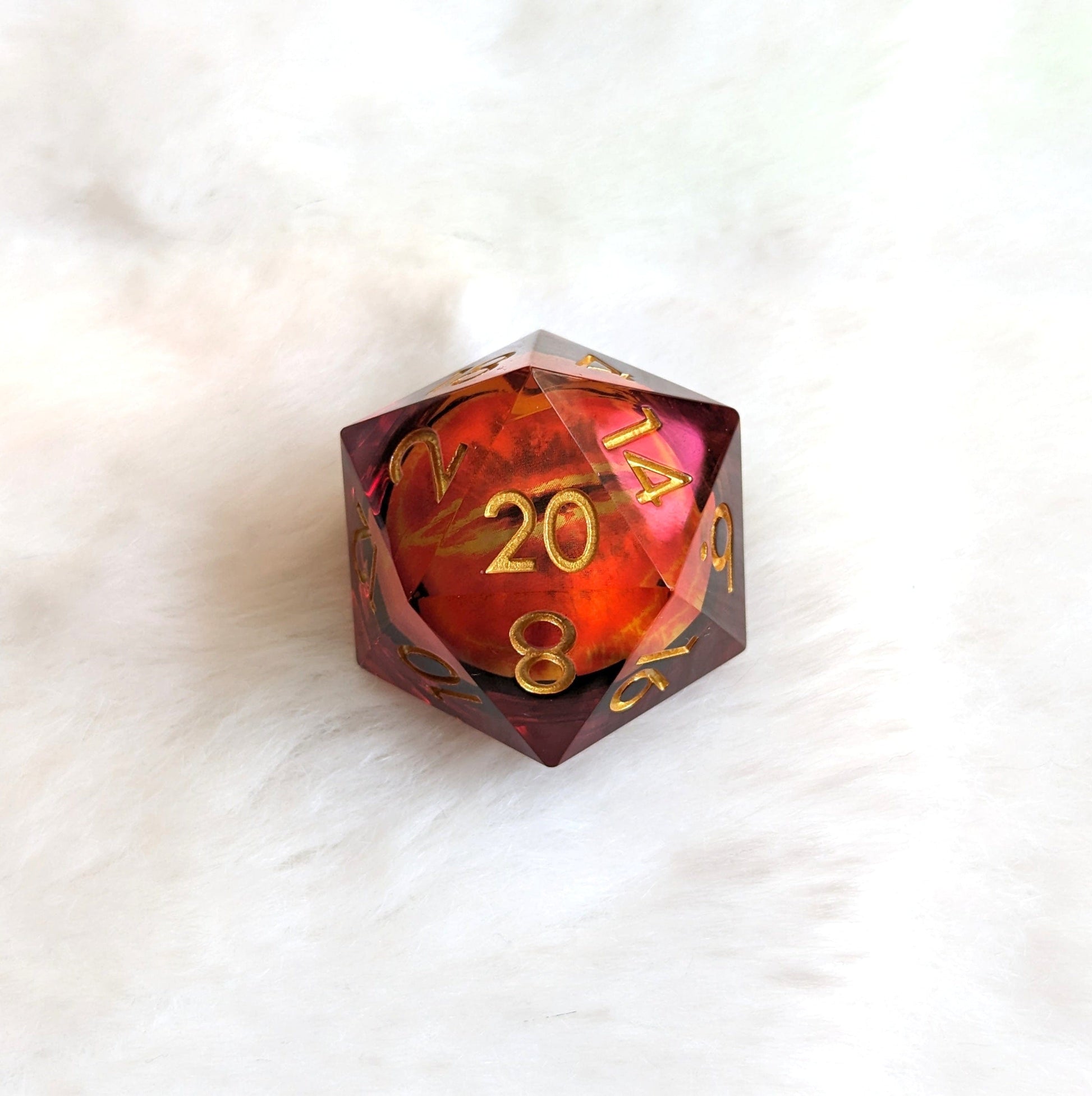 Large D20 - Liquid Core Red Moving Eye