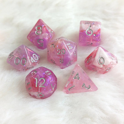 Lover's Enchantment Dice Set – 7 - Piece Purple Pink Red Iridescent Glitter DnD - Fennek and Finch