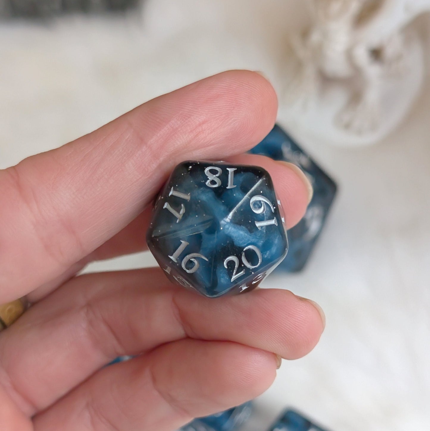 Mystic Mind - Black Blue Spindown D20 Dice Fennek and Finch
