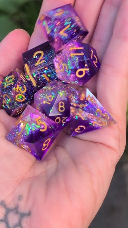 Crackling Purple Magic Sharp Edge DND Dice Set