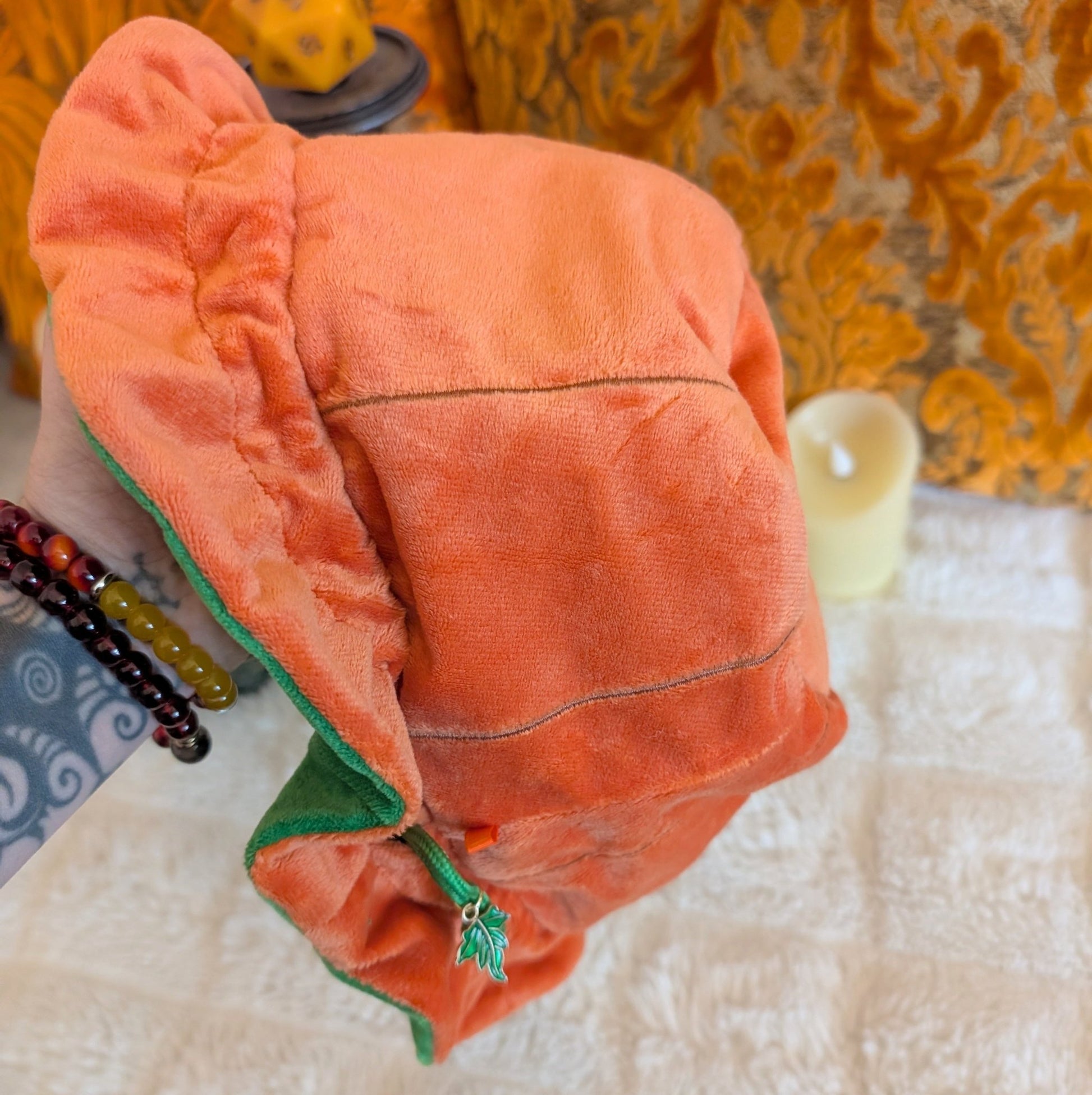 Pumpkin Plush Dice Bag – Cozy Orange & Green Drawstring Pouch for DnD, Halloween & Tabletop Gaming Fennek and Finch