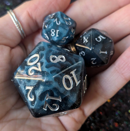Mystic Mind - Black Blue Spindown D20