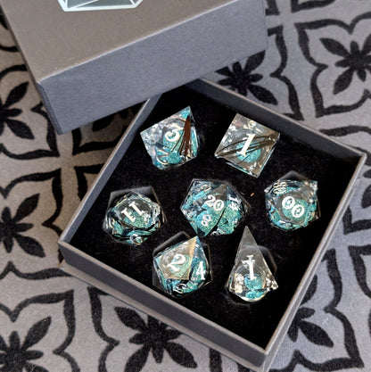 Feather Liquid Core Dice Set – 7pc Sharp Edge with Crystal D4