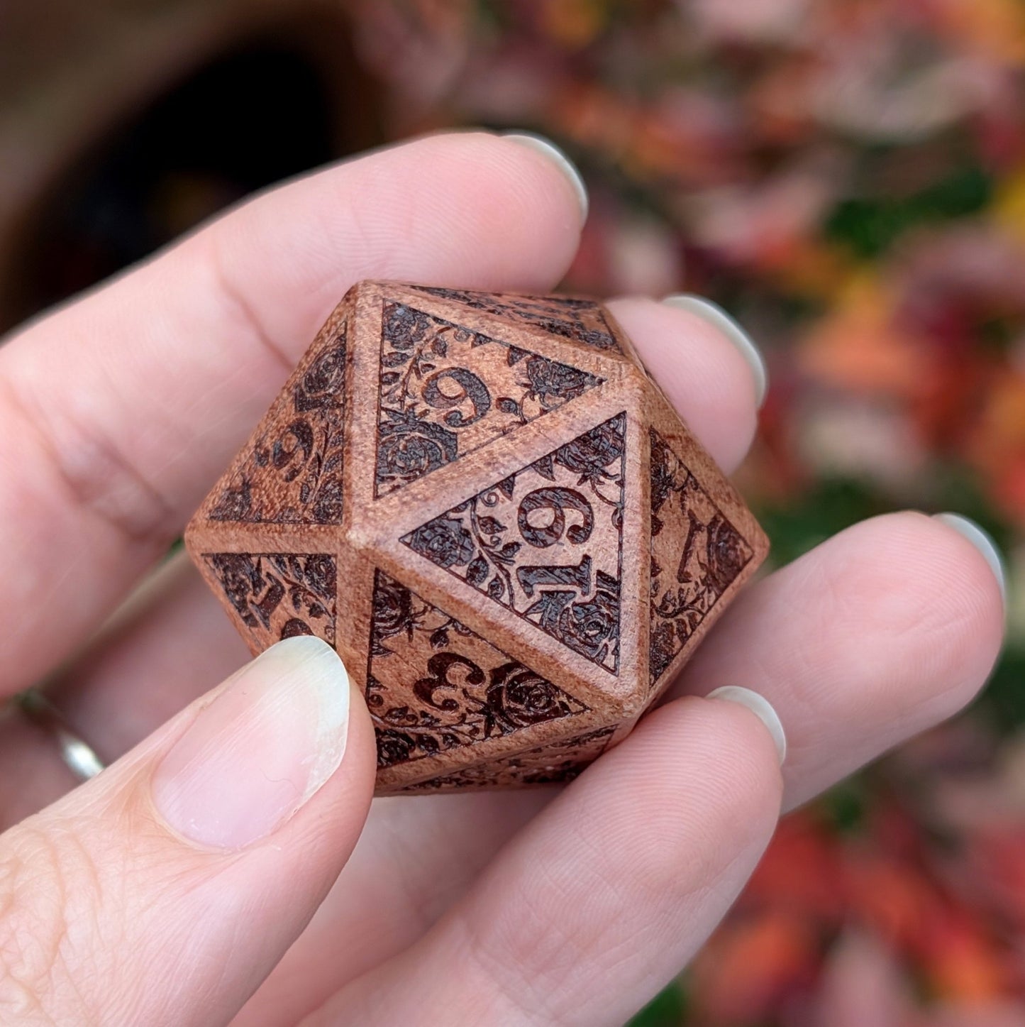 Rose Wood D20 – Large 1.25" Wooden Die with Rose Vines & Blossoms Dice sets Fennek and Finch