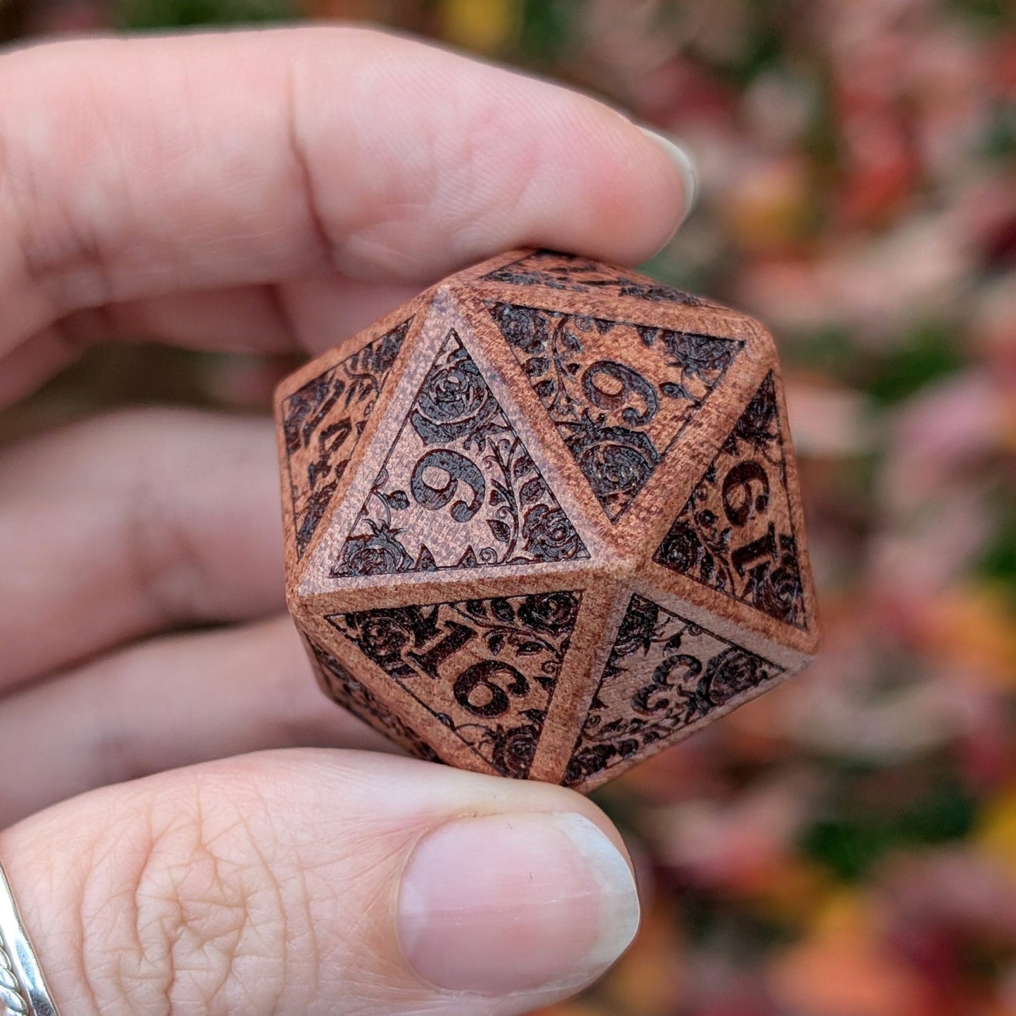 Rose Wood D20 – Large 1.25" Wooden Die with Rose Vines & Blossoms Dice sets Fennek and Finch