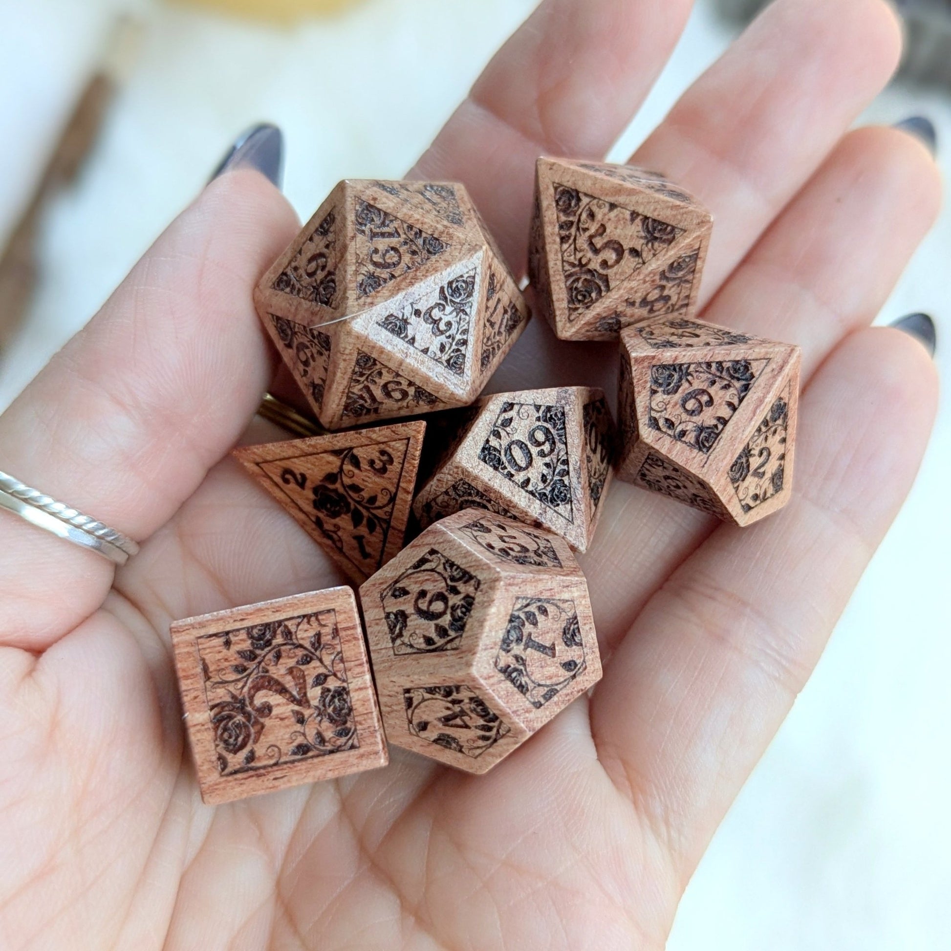 Rosewood Rose Vine Dice Set – 7 - Piece Wooden Floral Engraved DnD Dice - Fennek and Finch